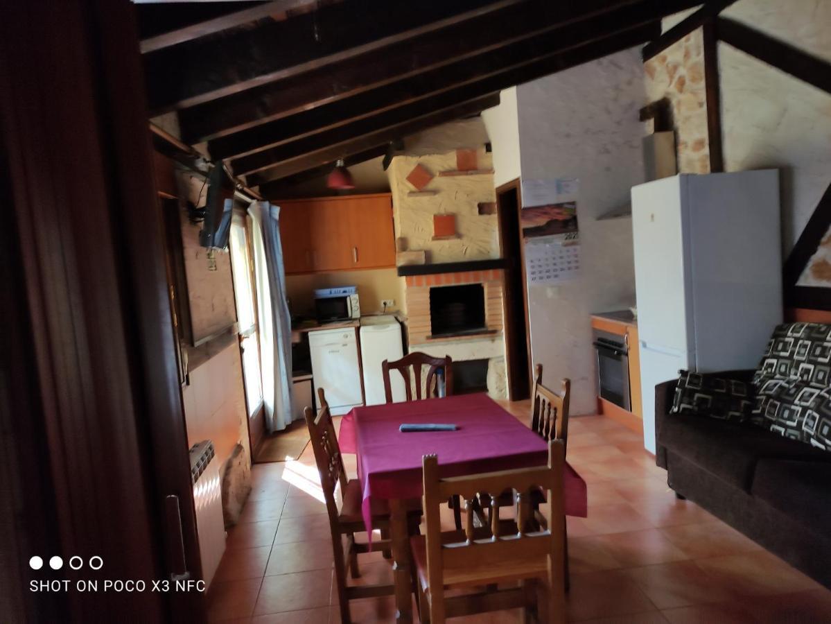 Apartamentos Turisticos Los Abuelos Montemayor de Pililla Eksteriør billede