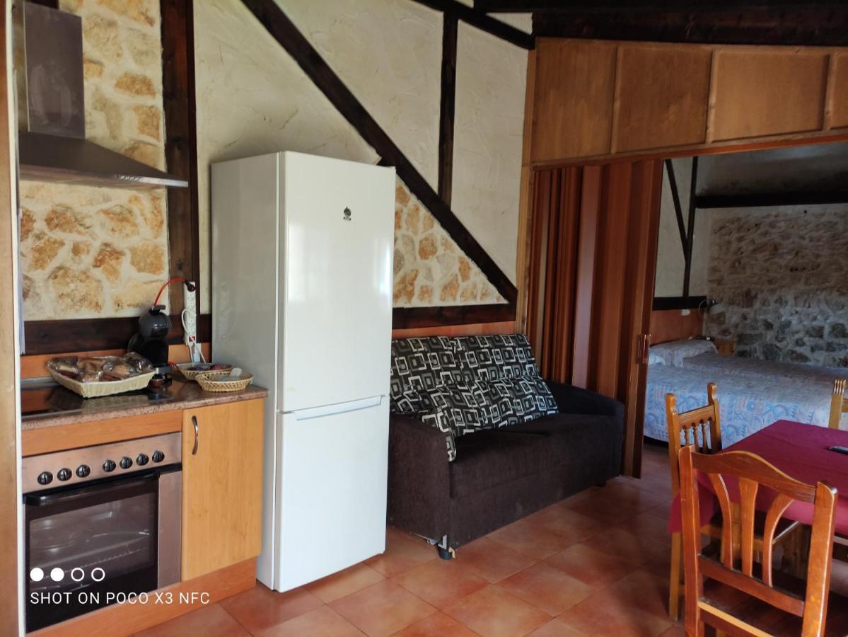 Apartamentos Turisticos Los Abuelos Montemayor de Pililla Eksteriør billede