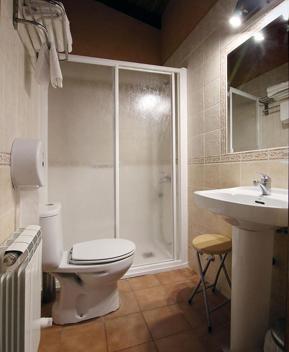 Apartamentos Turisticos Los Abuelos Montemayor de Pililla Eksteriør billede