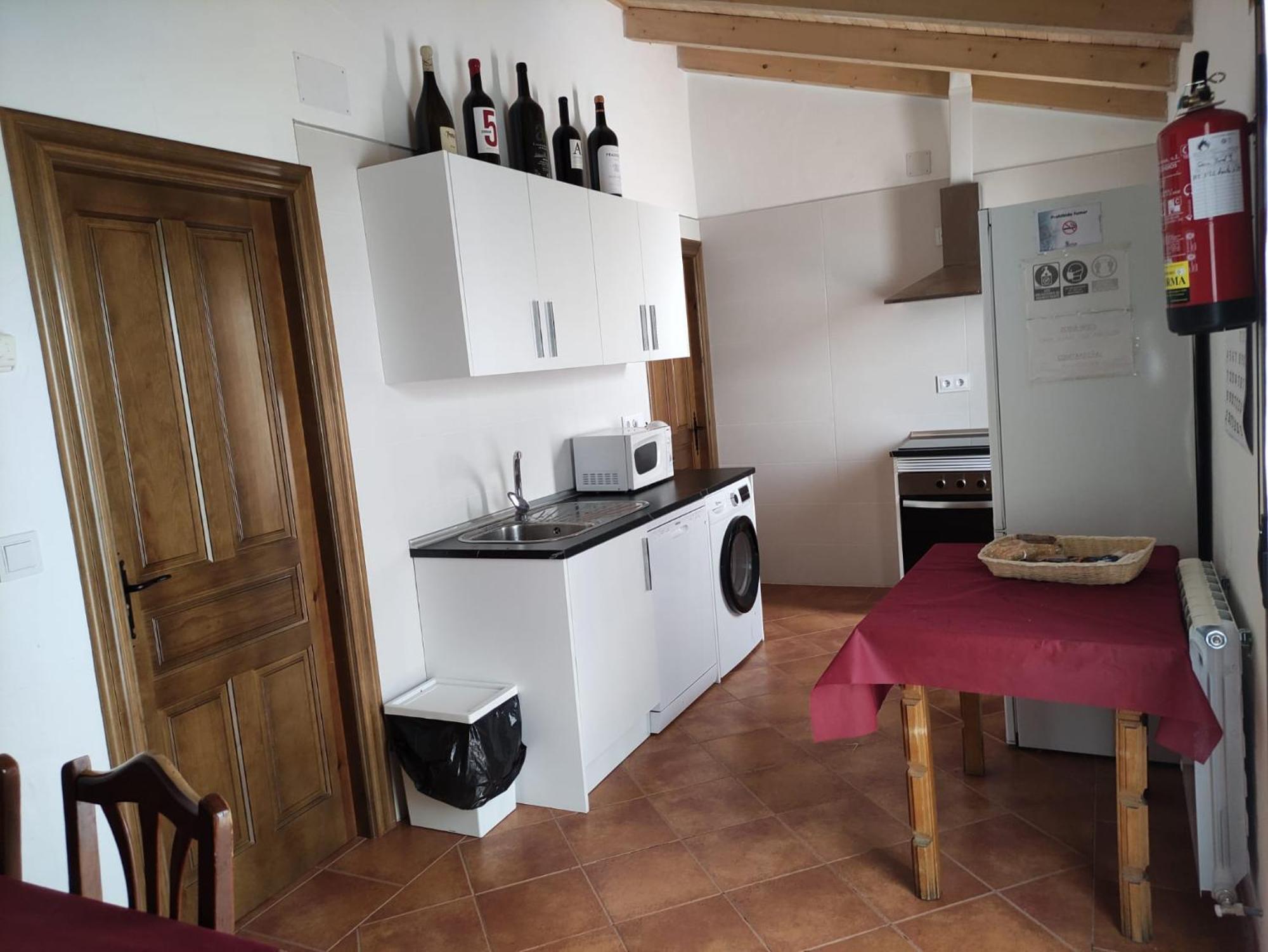 Apartamentos Turisticos Los Abuelos Montemayor de Pililla Eksteriør billede