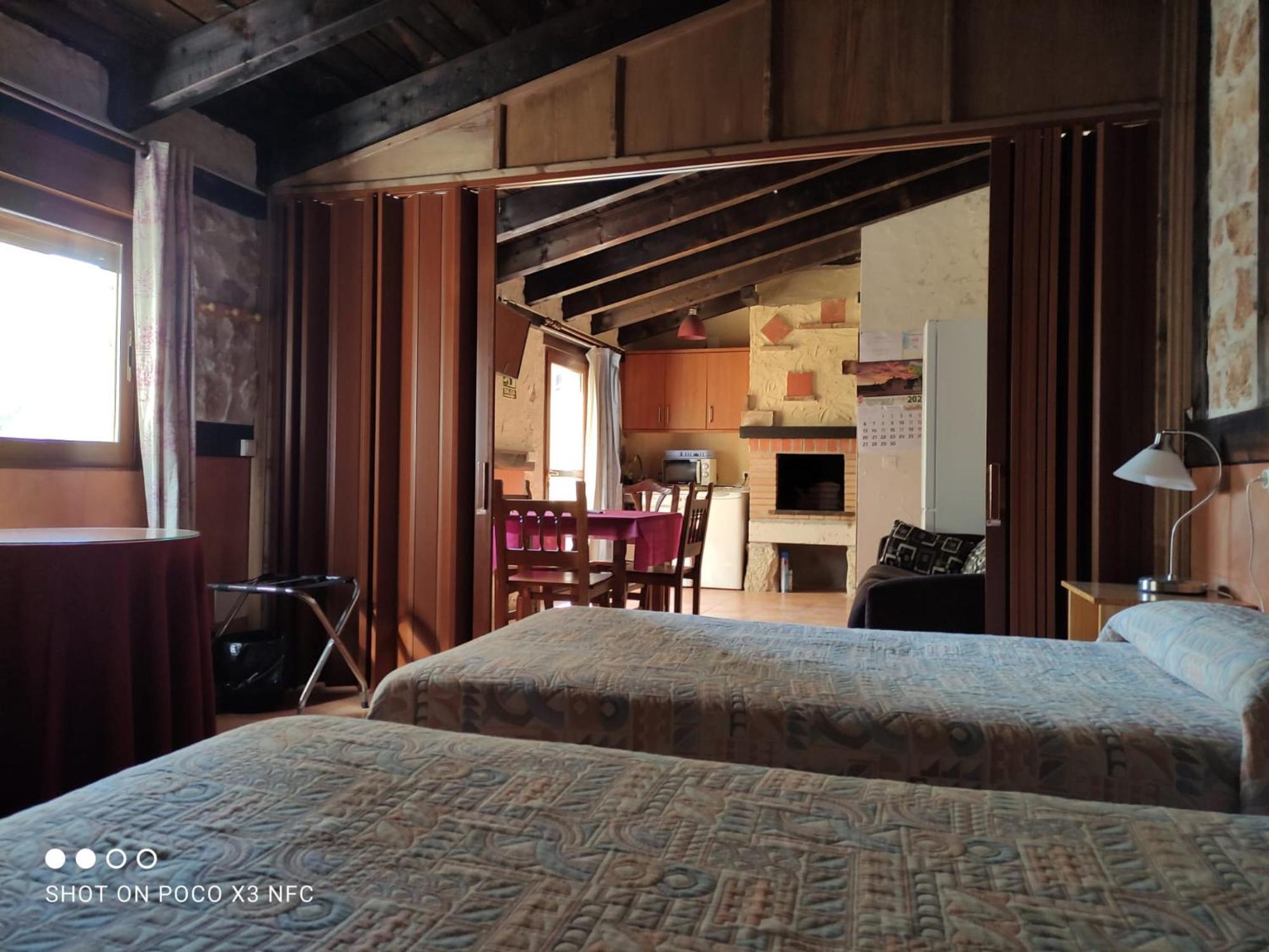 Apartamentos Turisticos Los Abuelos Montemayor de Pililla Eksteriør billede