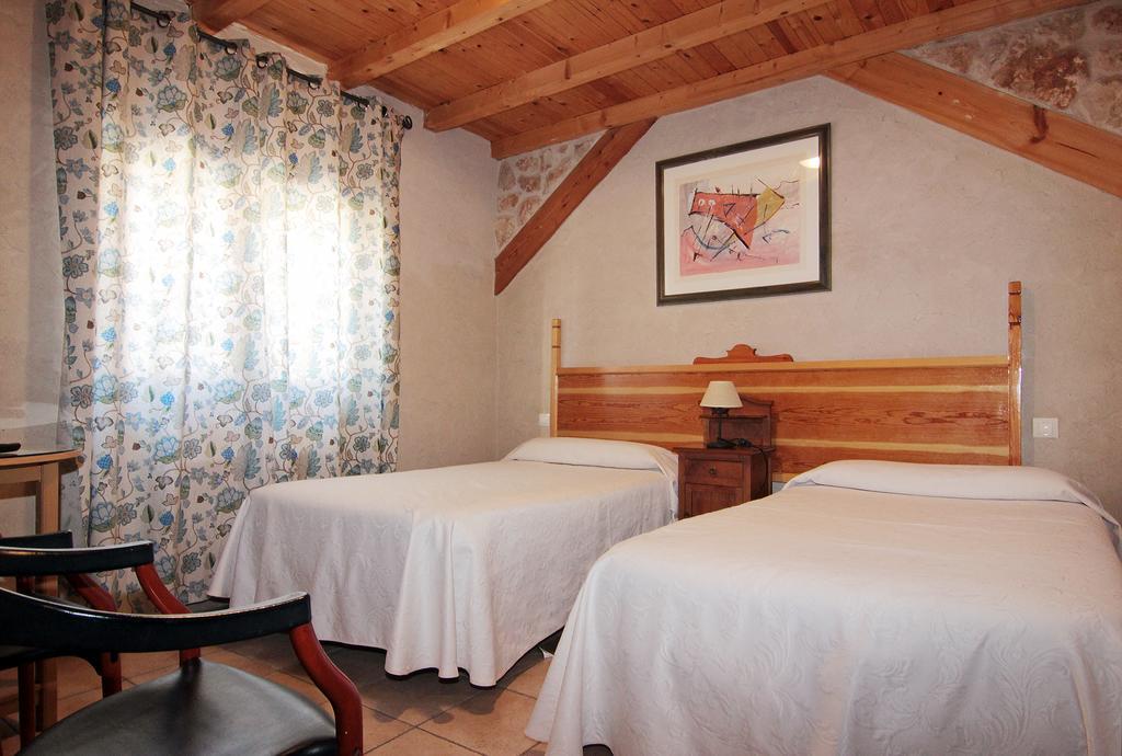 Apartamentos Turisticos Los Abuelos Montemayor de Pililla Eksteriør billede