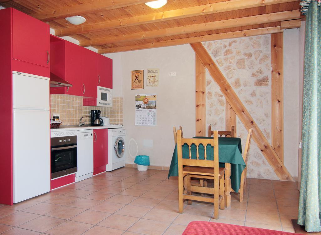 Apartamentos Turisticos Los Abuelos Montemayor de Pililla Eksteriør billede
