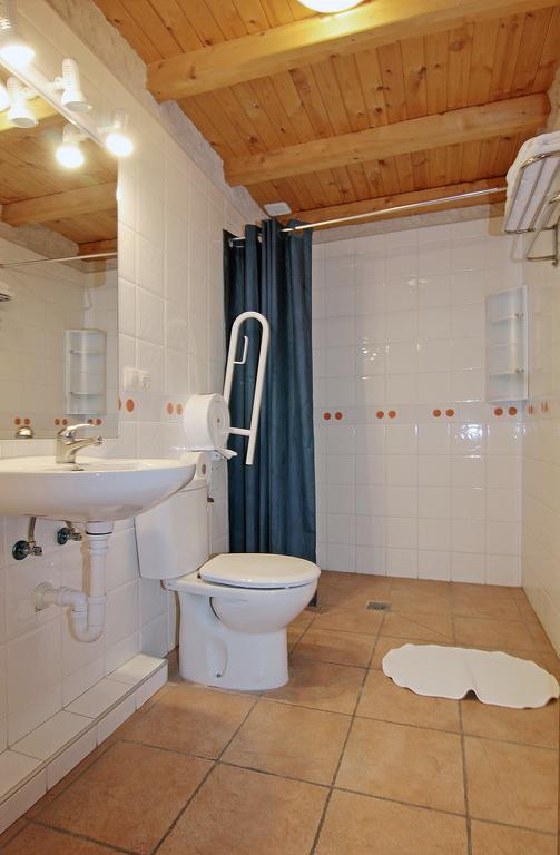 Apartamentos Turisticos Los Abuelos Montemayor de Pililla Eksteriør billede