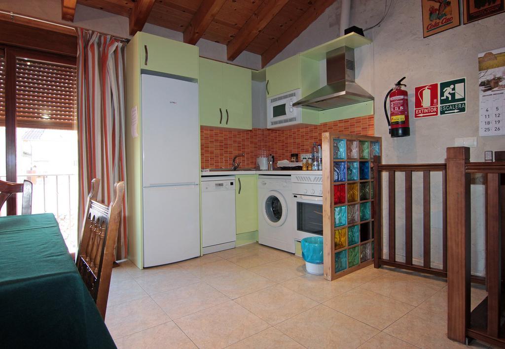Apartamentos Turisticos Los Abuelos Montemayor de Pililla Eksteriør billede