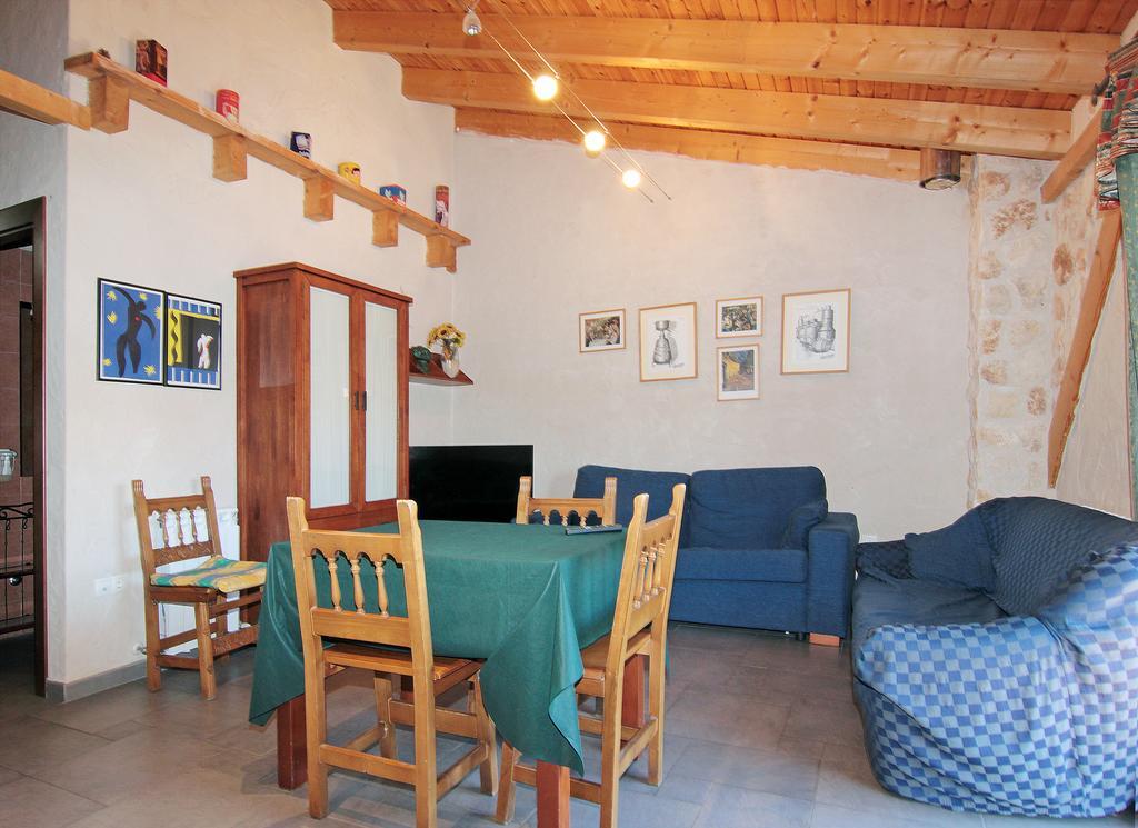 Apartamentos Turisticos Los Abuelos Montemayor de Pililla Eksteriør billede